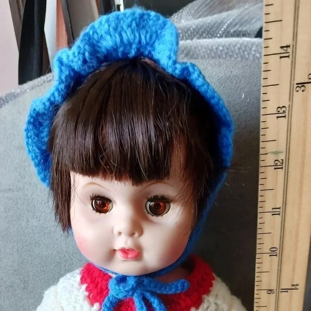 unbranded vtg doll